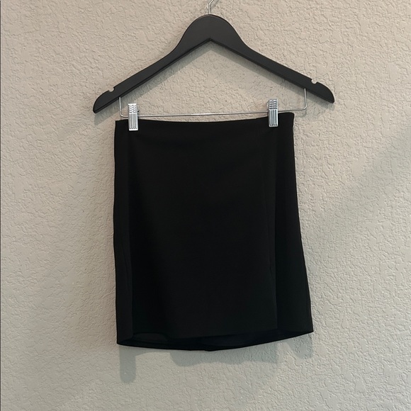 Lulu's Elegant Black Mini Skirt size XS - Picture 1 of 5